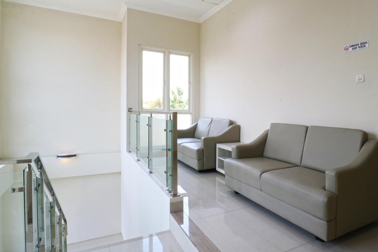 Apartamento Velozip Kos Exclusive Surabaya Exterior foto
